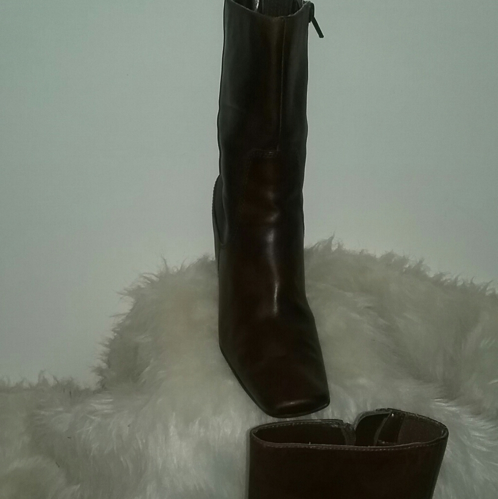 Shoes/CLAIRE sz 7M heel 3" man made leather